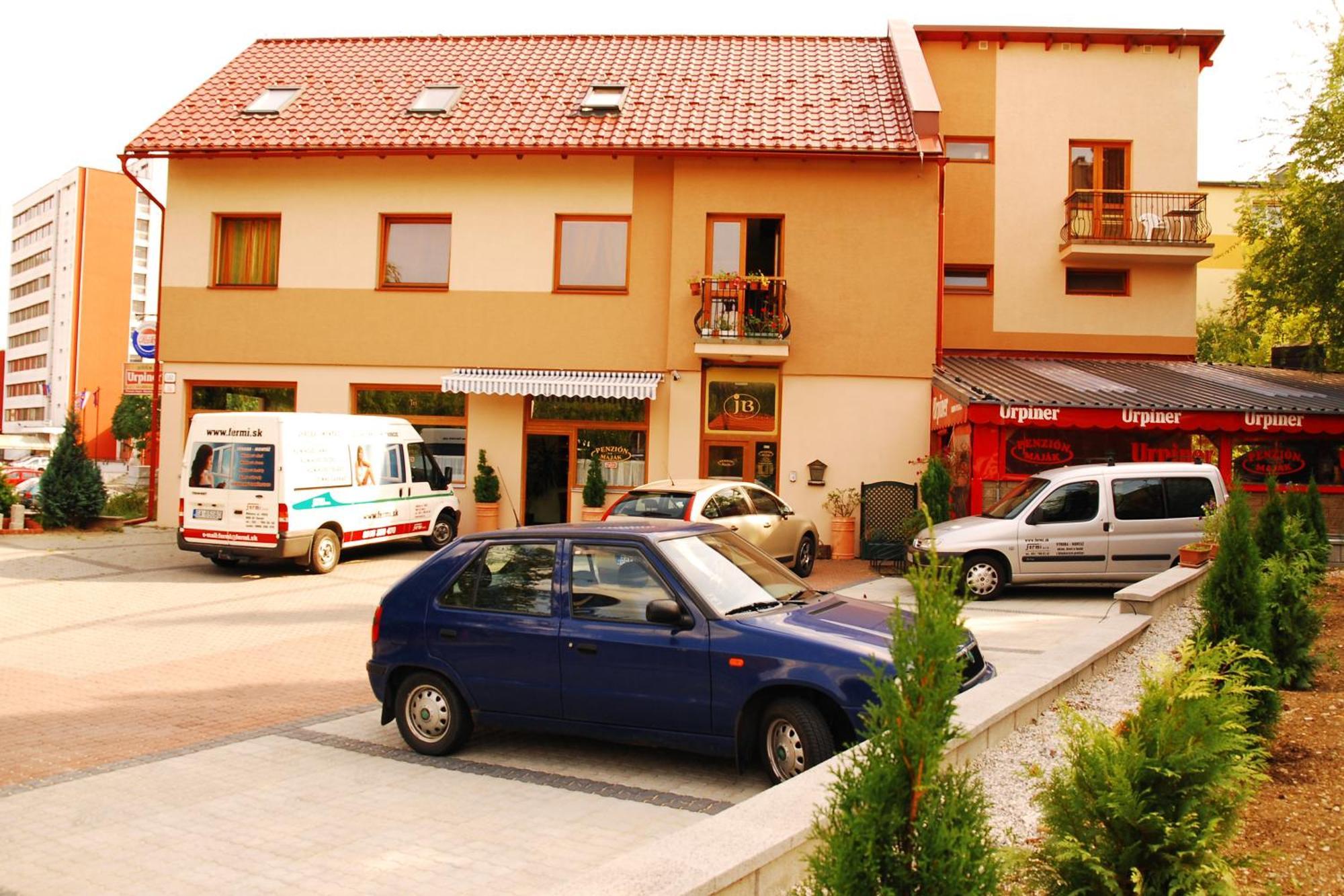 Penzion Majak Banská Bystrica Exterior photo